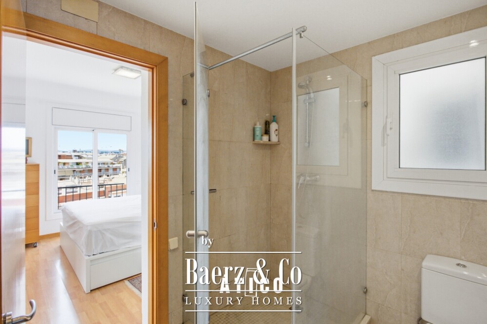 Ático en venta en Eixample Esuqerra image