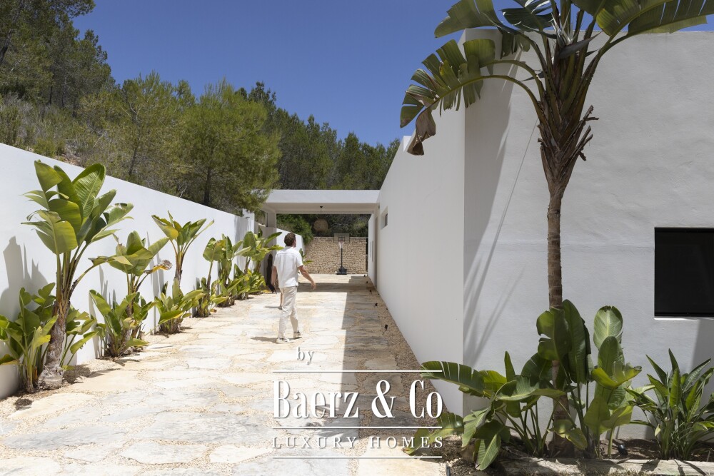 Beautiful villa next so Santa Gertrudis image