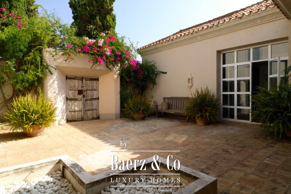 Beautiful luxury home in Sotogrande, Sotogrande Alto - Los Altos de Valderrama image