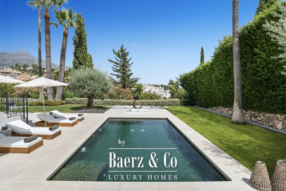 Villa - Nueva Andalucia - Marbella - Ref: 8737 image
