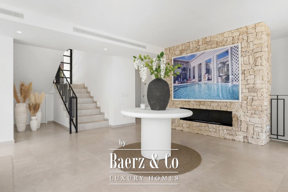 Villa - Nueva Andalucia - Marbella - Ref: 8737 image