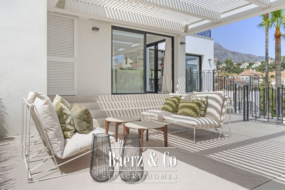 Villa - Nueva Andalucia - Marbella - Ref: 8737 image
