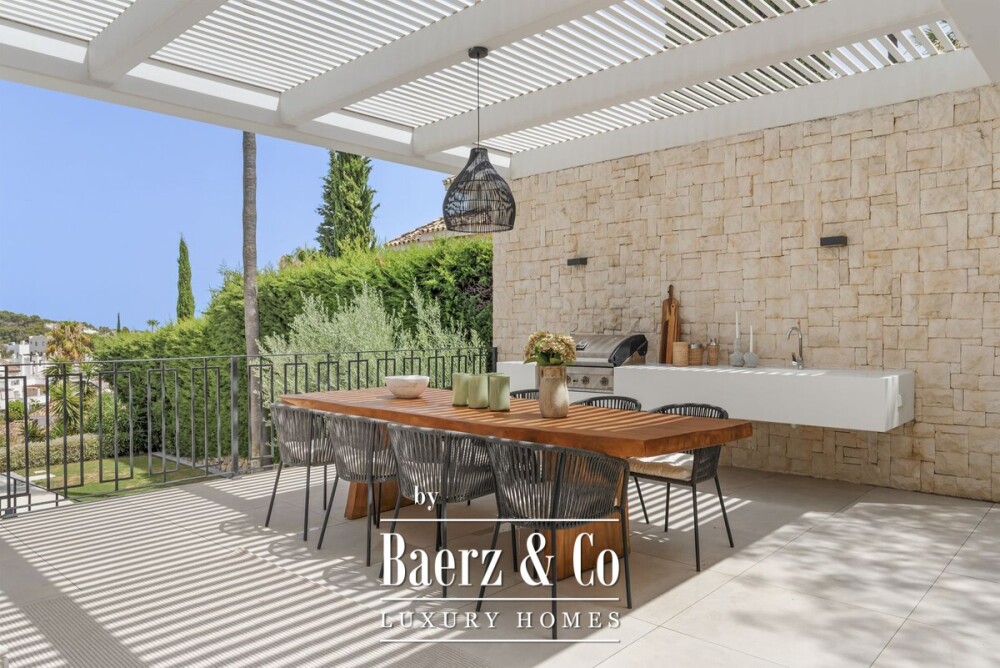 Villa - Nueva Andalucia - Marbella - Ref: 8737 image