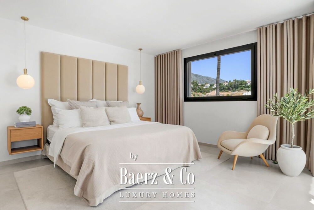 Villa - Nueva Andalucia - Marbella - Ref: 8737 image