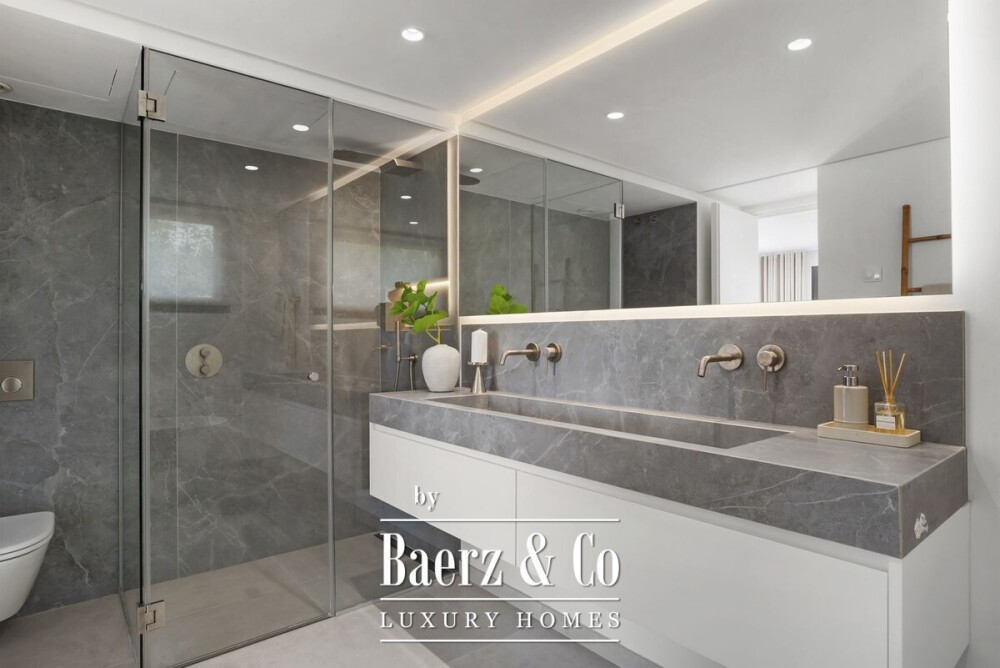 Villa - Nueva Andalucia - Marbella - Ref: 8737 image