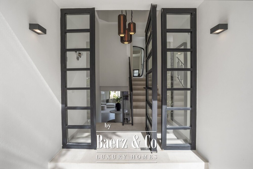 Villa - Nueva Andalucia - Marbella - Ref: 8737 image