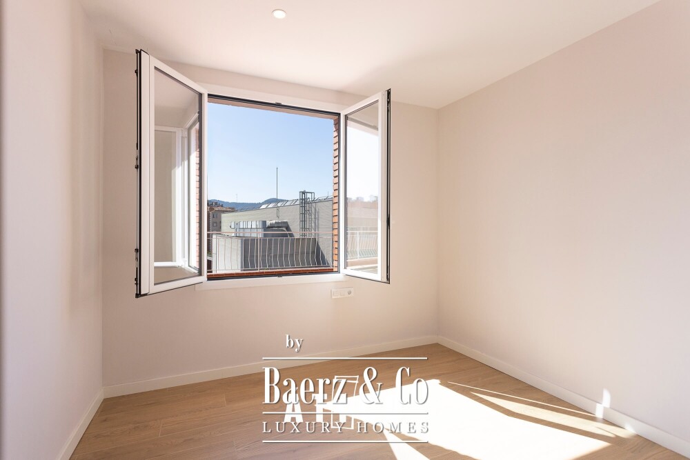 Penthouse for sale in Guinardó image