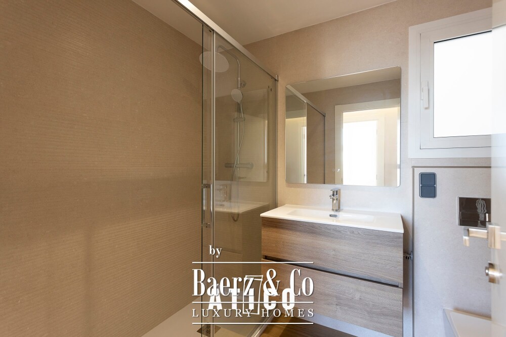 Penthouse for sale in Guinardó image