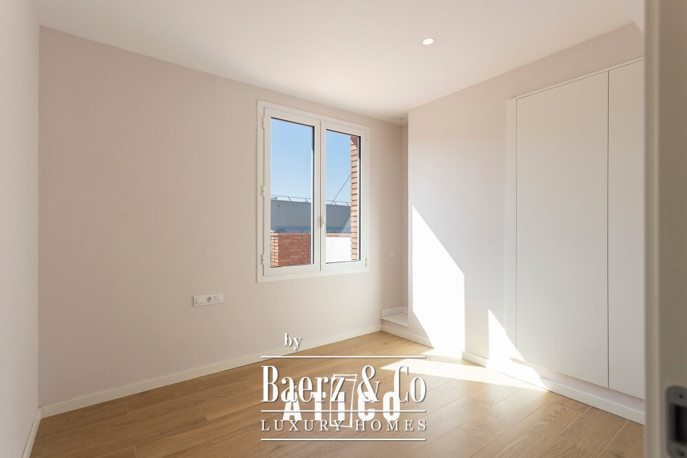 Penthouse for sale in Guinardó image
