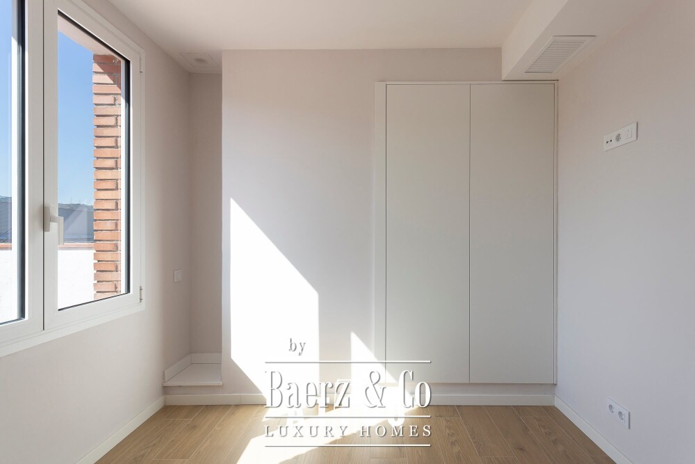 Penthouse for sale in Guinardó image