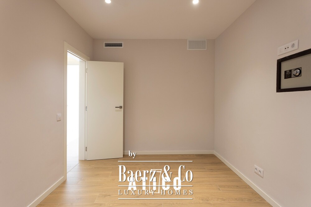 Penthouse for sale in Guinardó image