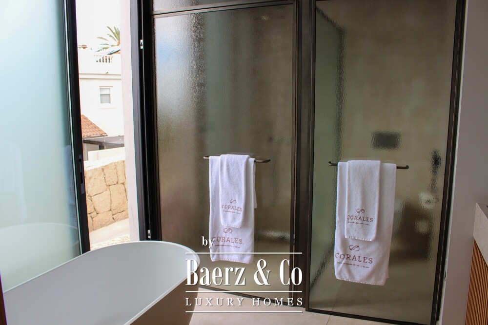 Exclusive 2-bedroom villa in a 5* complex Costa Adeje image