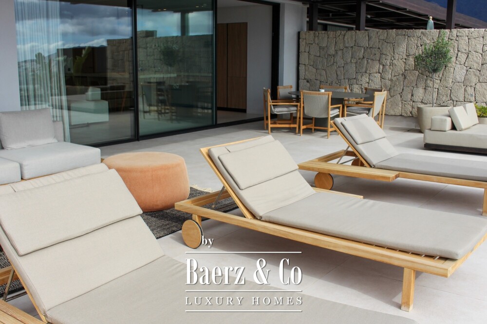 Exclusive 2-bedroom villa in a 5* complex Costa Adeje image