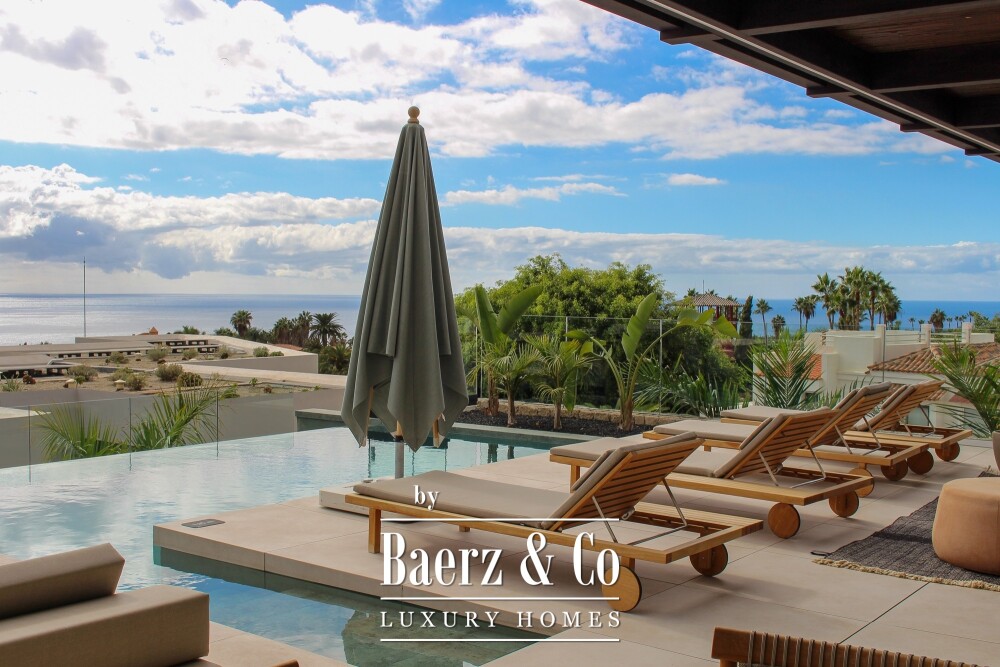 Exclusive 2-bedroom villa in a 5* complex Costa Adeje image
