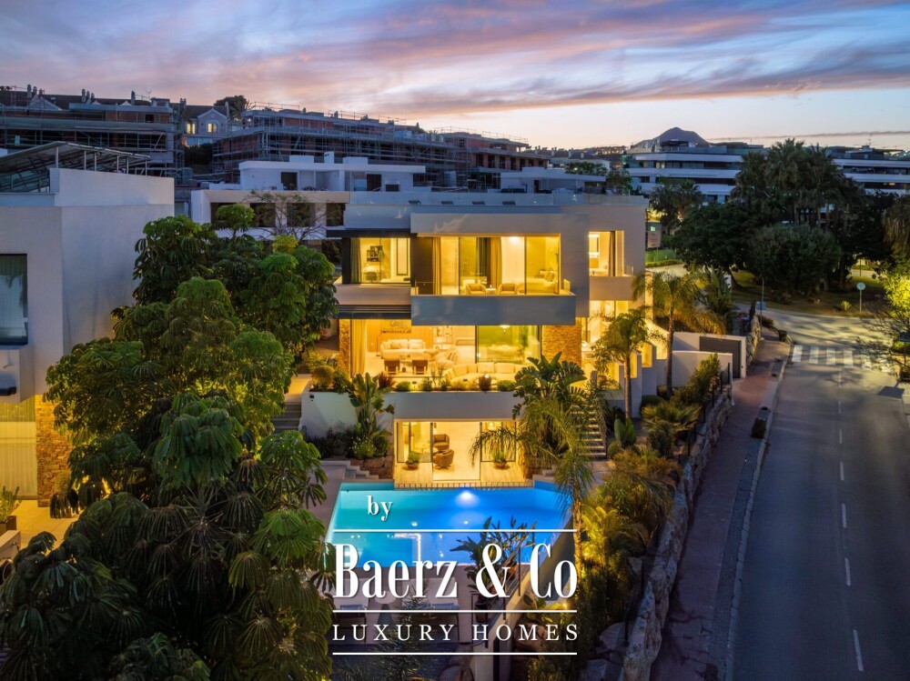 Villa - New Golden Mile - Estepona East - Ref: 8739 image