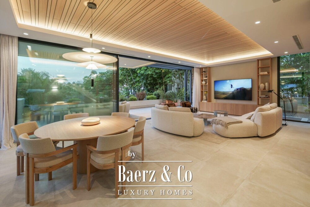 Villa - New Golden Mile - Estepona East - Ref: 8739 image