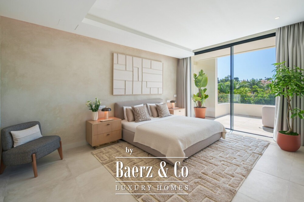 Villa - New Golden Mile - Estepona East - Ref: 8739 image