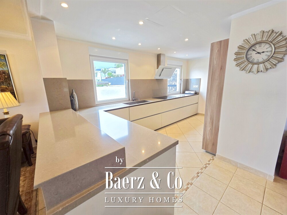 Exclusive villa situated in prestigious residential area Tenerife image