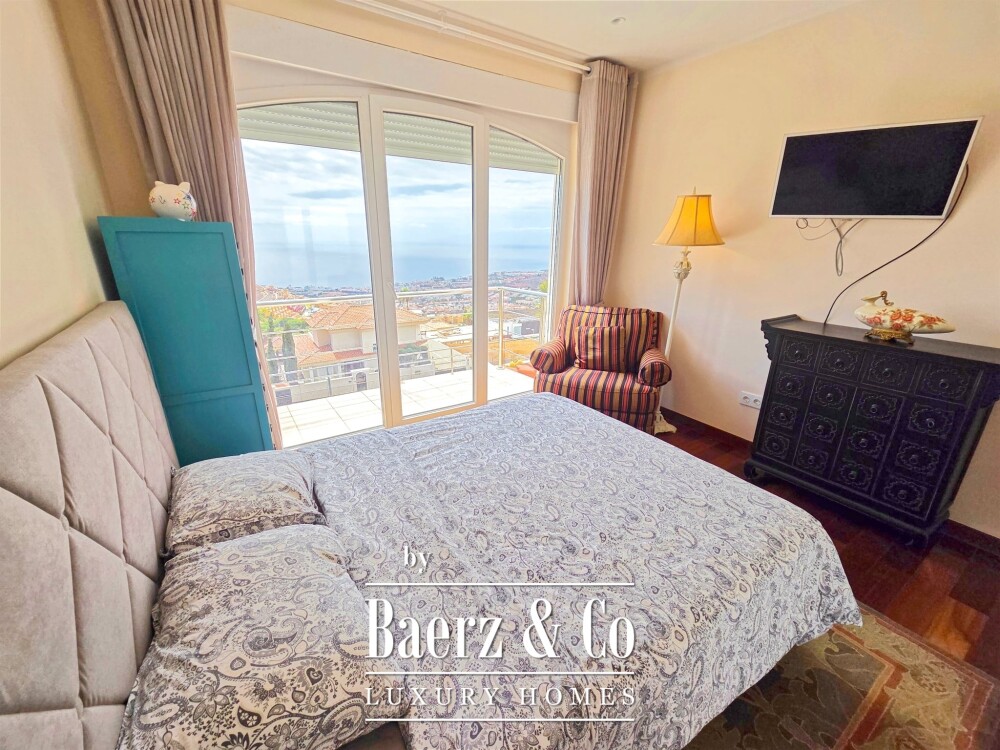 Exclusive villa situated in prestigious residential area Tenerife image