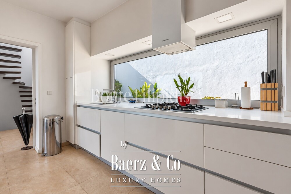 Beautiful luxury home in Rio de Mouro, Albarraque image