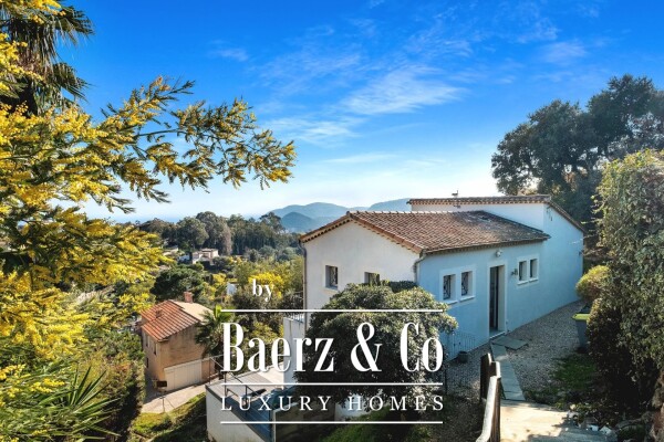 photo 1 Villa with sea view located in Mandelieu