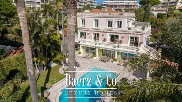 photo 9 Magnificent property close to the sea in Cap D'Antibes.