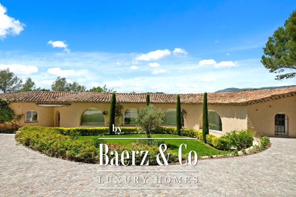 photo 9 Villa with view on Castelleras Castle