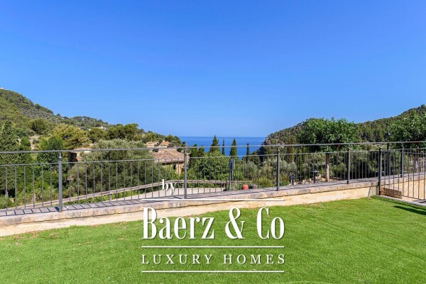 photo 11 Impressive Mansion with guest house, pool and sea views in Estellencs