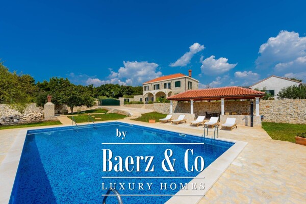 photo 1 Konavle, Močići, Villa with swimming pool 310 m2