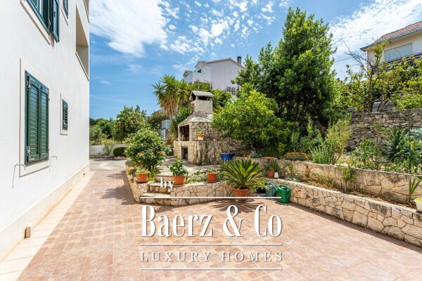 photo 9 Brac, beautiful villa with a large garden 20 m from the sea