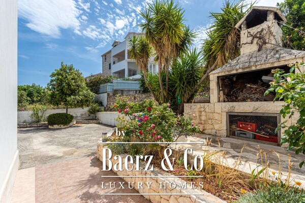 photo 11 Brac, beautiful villa with a large garden 20 m from the sea