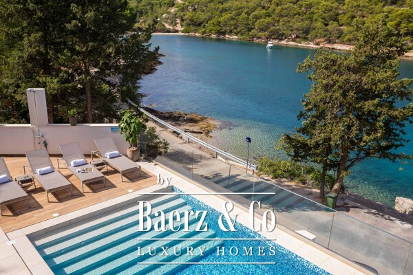 photo 9 Brac, modern villa with pool located in a natural bay