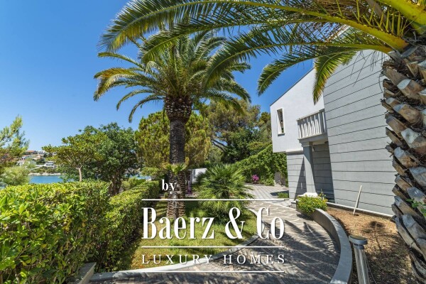 photo 156 Split, Čiovo, modern villa/boutique hotel with 8 apartments, first row to the sea