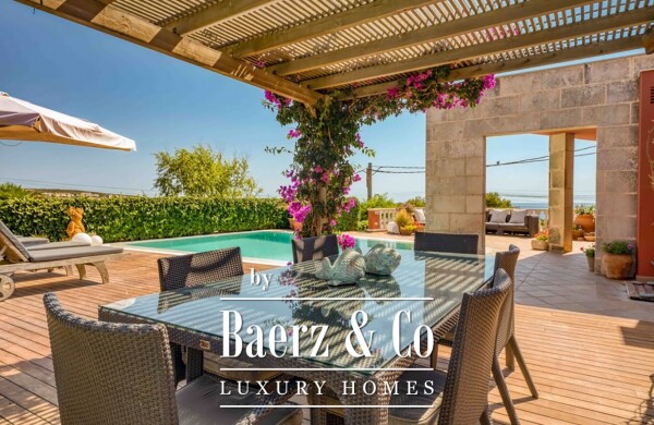 photo 1 MAGNIFICENT VILLA PUNTA PRIMA