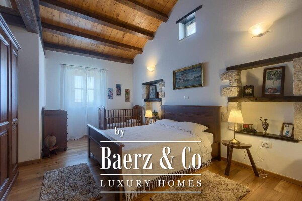 photo 16 Croatia, Istria, Tinjan elegant stone villa with swimming pool, of exceptional quality