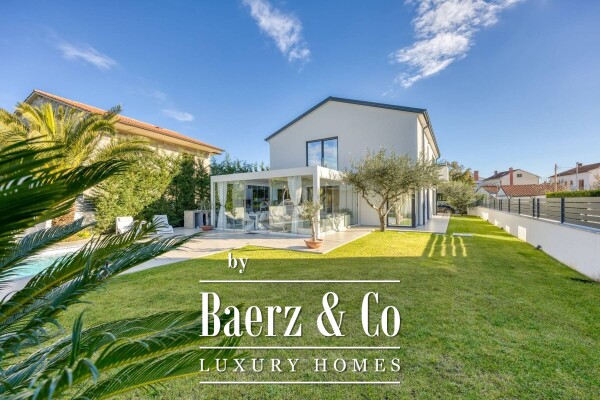 photo 17 Rovinj, an impressive family villa with a pool located in a quiet location