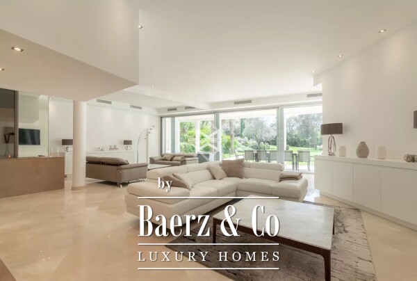 photo 6 Contemporary villa in a prestigious estate in Mougins