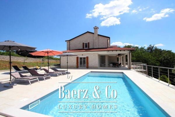 photo 2 Istria, Kanfanar, beautiful house NKP 280 m2 on a large property of 1900 m2