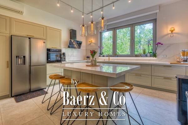 photo 7 Zagreb, Medveščak, luxurious four-room apartment 203.91 with a garden