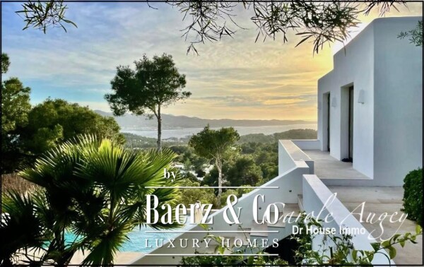 photo 1 Beautiful villa with stunning view - 4 bedrooms