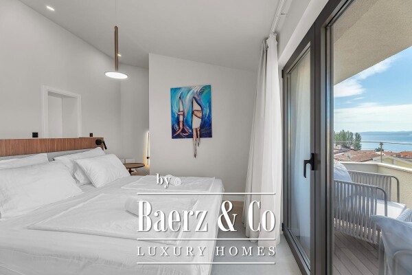 photo 9 Omiš, luxurious residential building with a swimming pool and a beautiful view of the sea