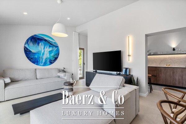 photo 12 Omiš, luxurious residential building with a swimming pool and a beautiful view of the sea