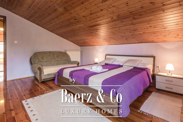 photo 23 Rovinj, Rovinjsko Selo, elegant, luxurious house 380 m2 with 4 residential units and a beauutifu...