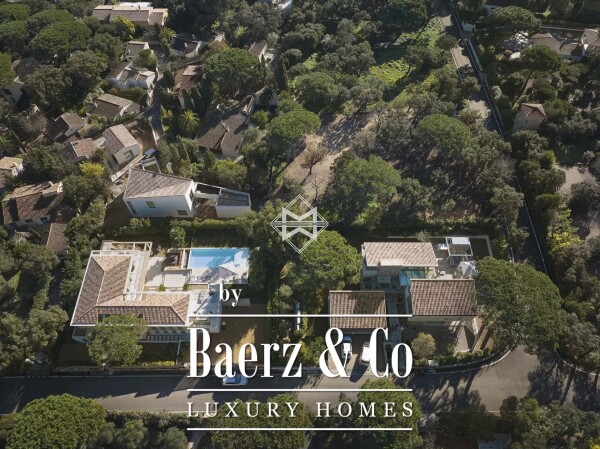 photo 2 In a gated Domain close to the beach