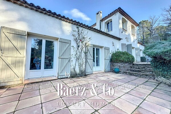 photo 1 beautiful property with 5 bedrooms, swimming pool and poolho