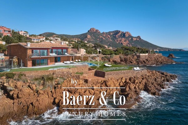 photo 1 Contemporary waterfront villa