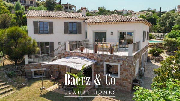 photo 17 Sale Villa exceptional sea view swimming pool double garage garden- 5 Rooms 250 m2 - Saint-Aygulf