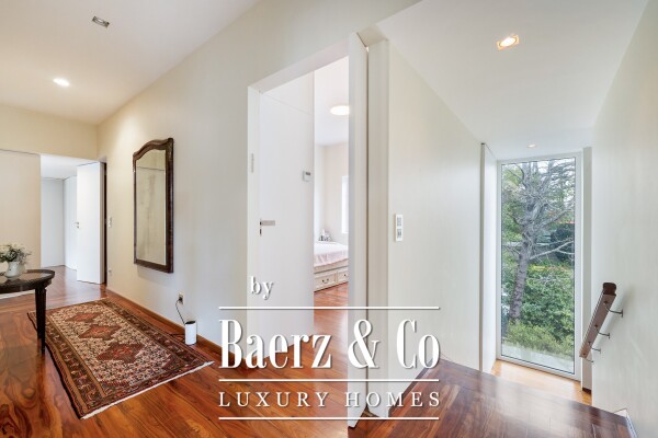 photo 11 Timeless Elegance in the Heart of Hollywood