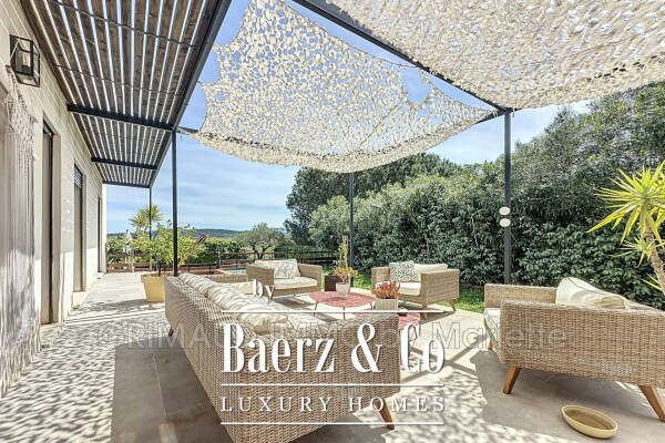 photo 5 Beautiful contemporary villa with pool and summer kitchen