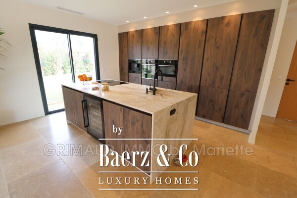 photo 8 beautiful recent villa with swimming pool and 4 bedrooms